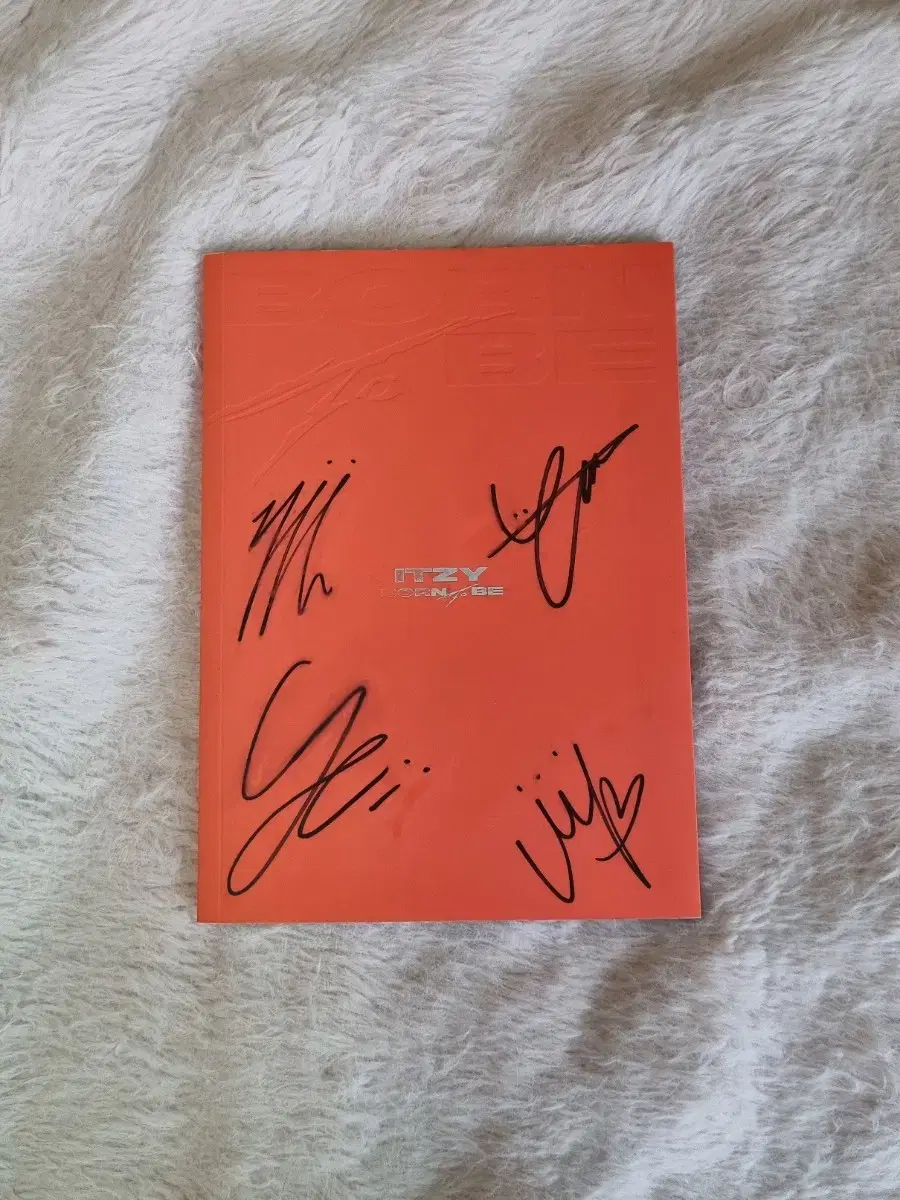 ITZY itzy ITZY Bontubi Autographed signature sign Not for sale album jyp kpop