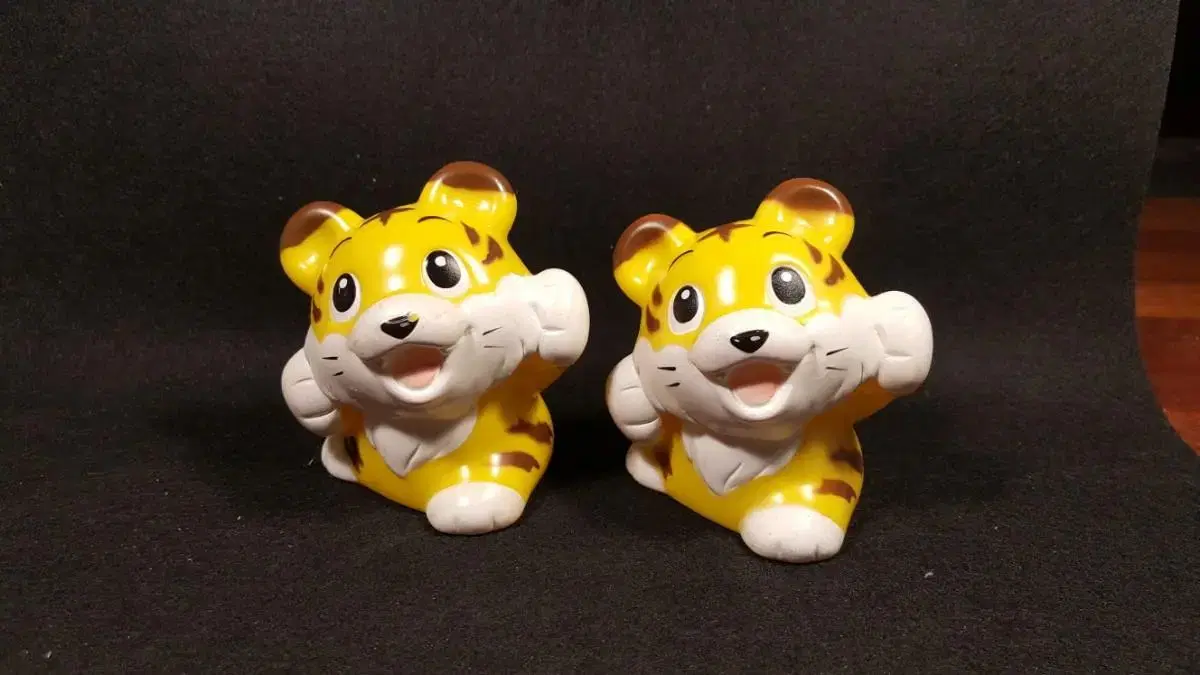 Classic vintage bank tiger character piggy bank figure