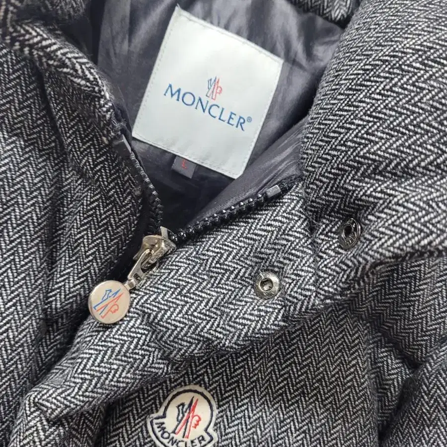 MONCLER 몽클레어 헤링본 패딩