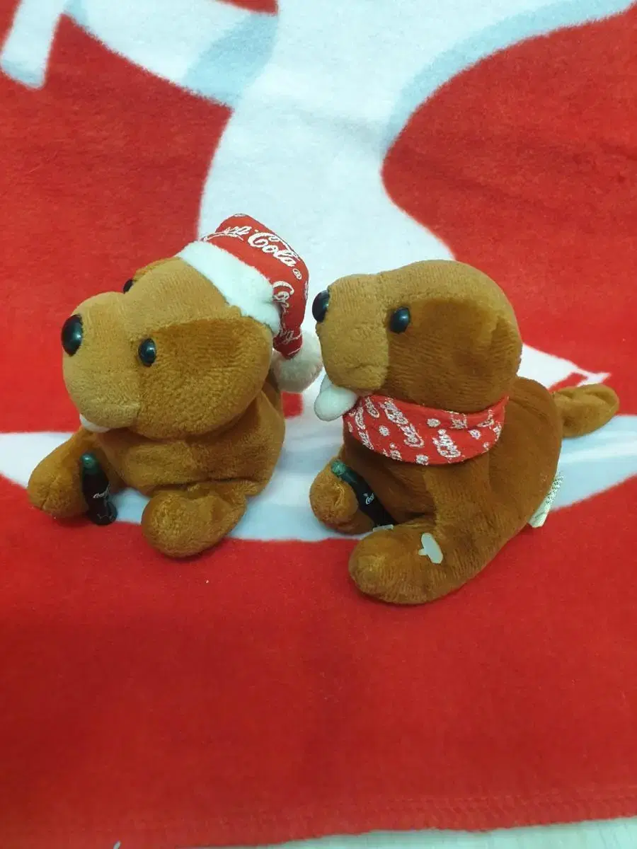 2 Coca-Cola seals doll Coca-Cola type