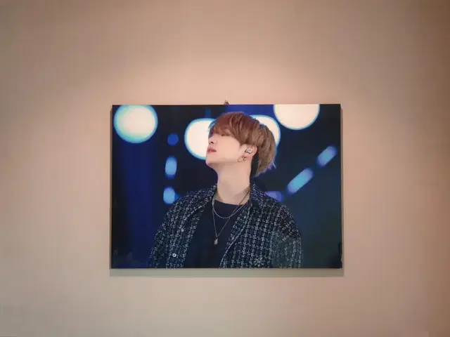 슈가 윤기 전시회 액자 아크릴 A2 슈메이션 방탄