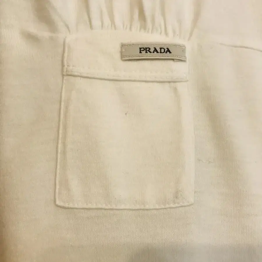 PRADA 카라티셔츠