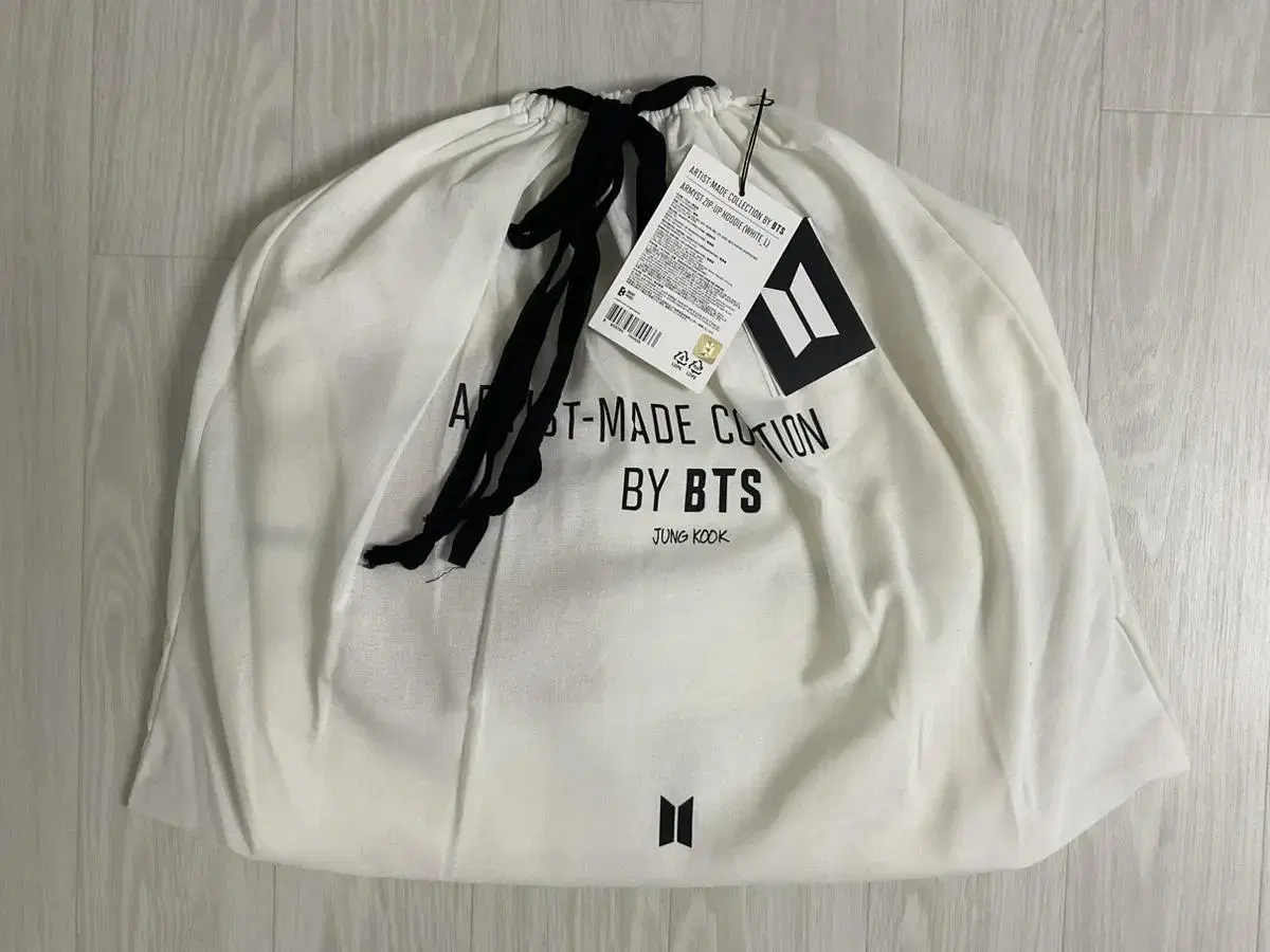 (jungkook)bangtan jungkook hoodie up sealed sell