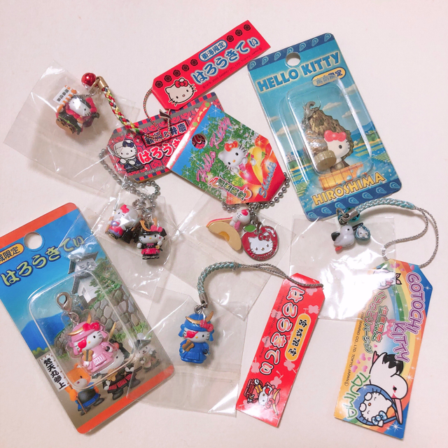 San Rio Vintage Classic Samurai Oyster Rabbit Apple Stork Kitty Strap Set