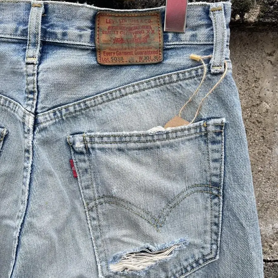 90s 503B Vintage Levis(29)