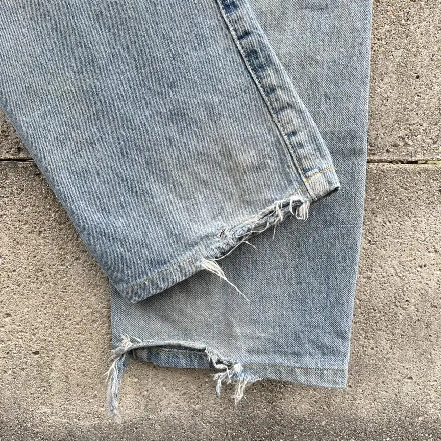 90s 503B Vintage Levis(29)