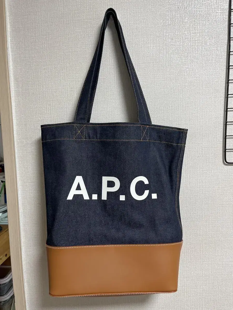 apc 데님 에코토드백 카멜(착용2회)