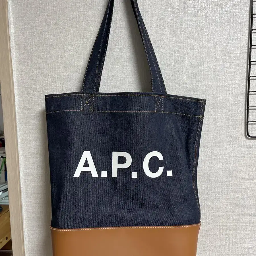 apc 데님 에코토드백 카멜(착용2회)