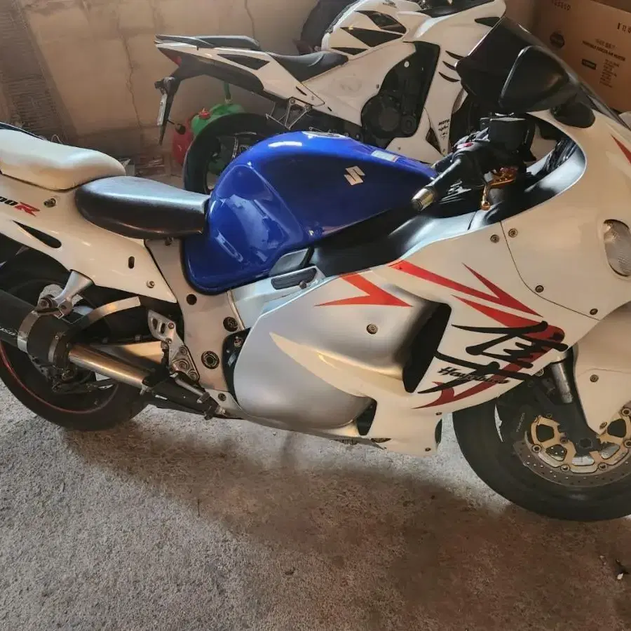 GSX1300 02년식