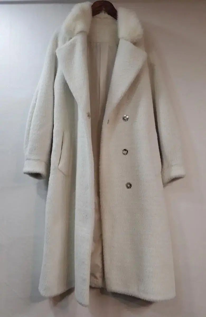 Long coat made of mink wool