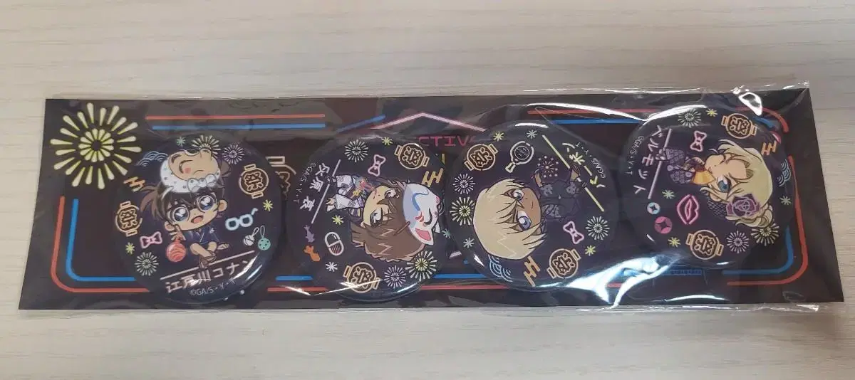 Shipping included)Osaka Castle Limited Conan Badge for sale