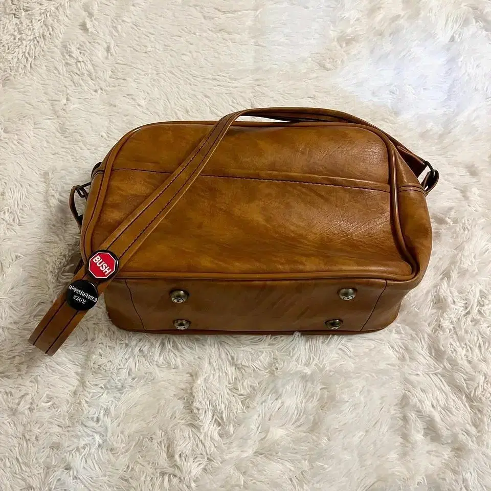 vtg leather bag