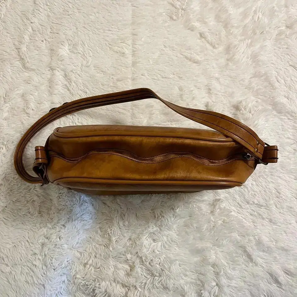 vtg leather bag