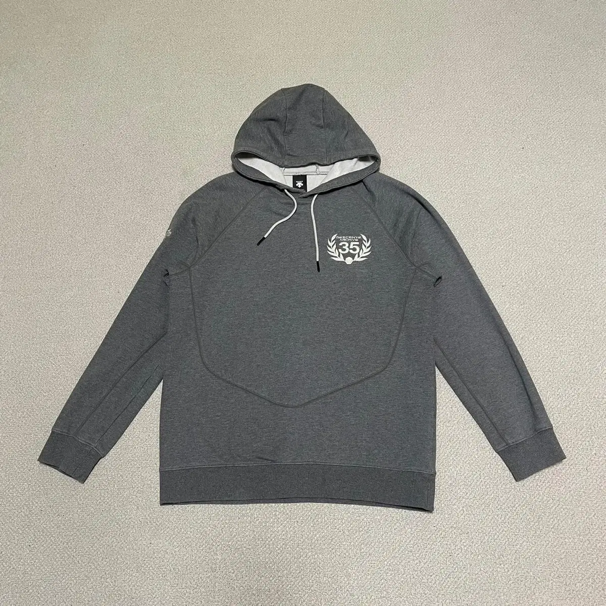 L Descent Hoodie N.2325