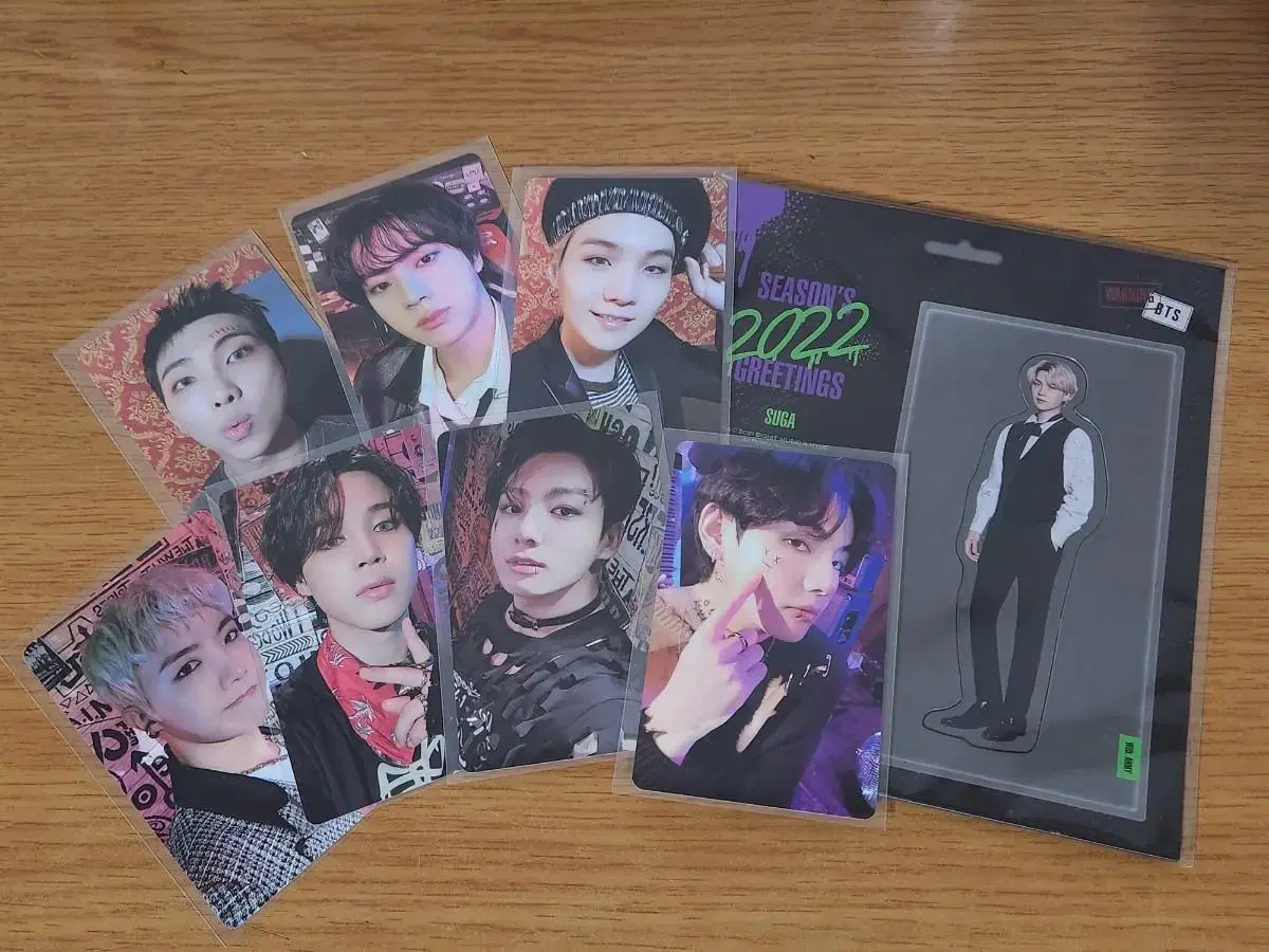 Bandan 2022 Season's Greetings GroupPhotocard + Yoon Magnet WTS