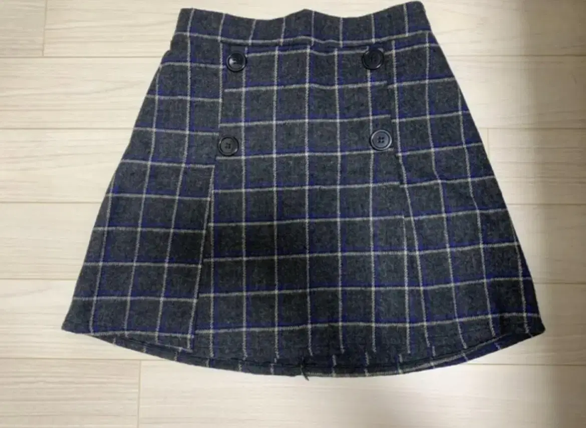 Checked skirt in wool