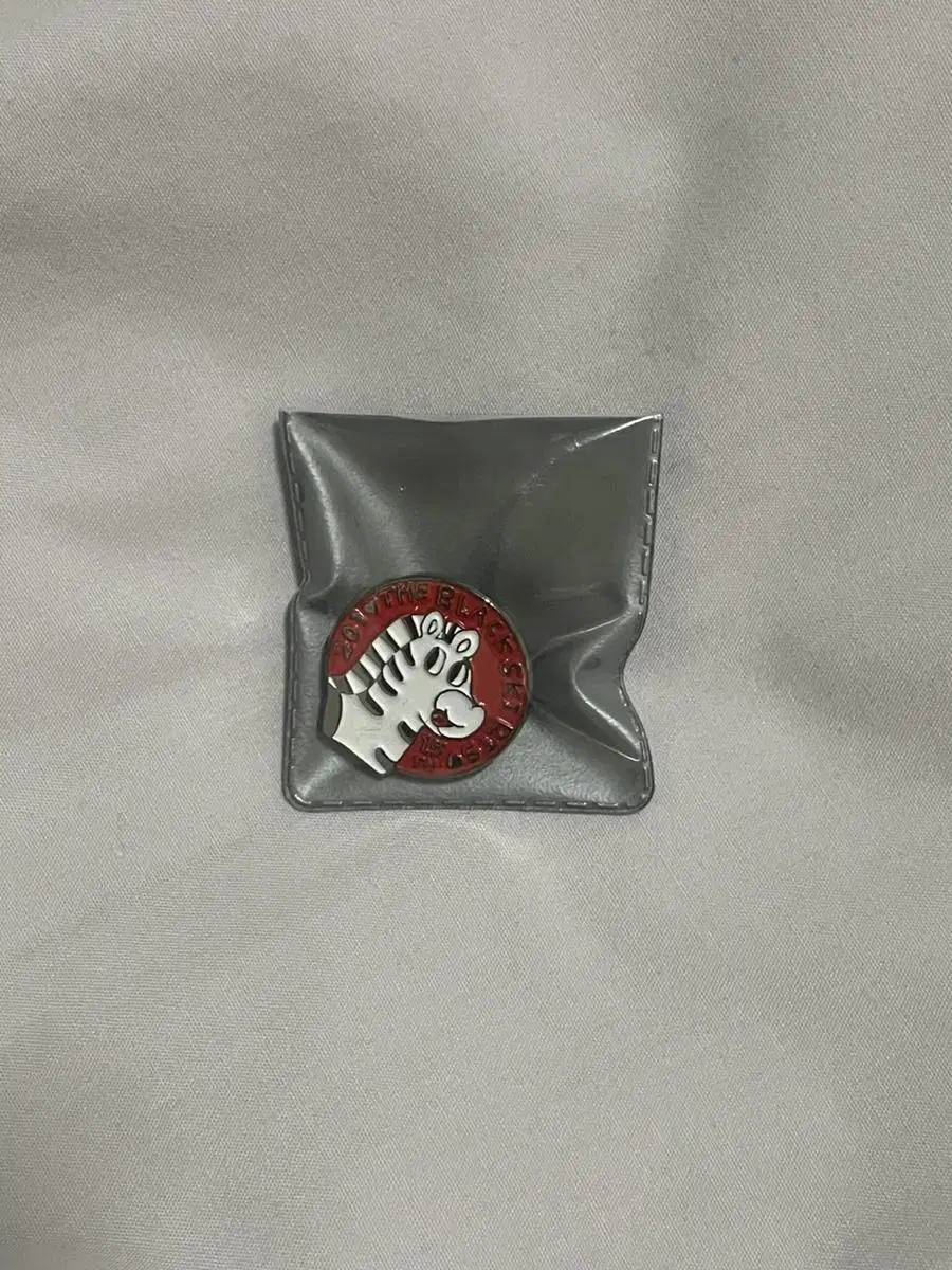 Black Skirt 201 Badge (unsealed) (vahn)