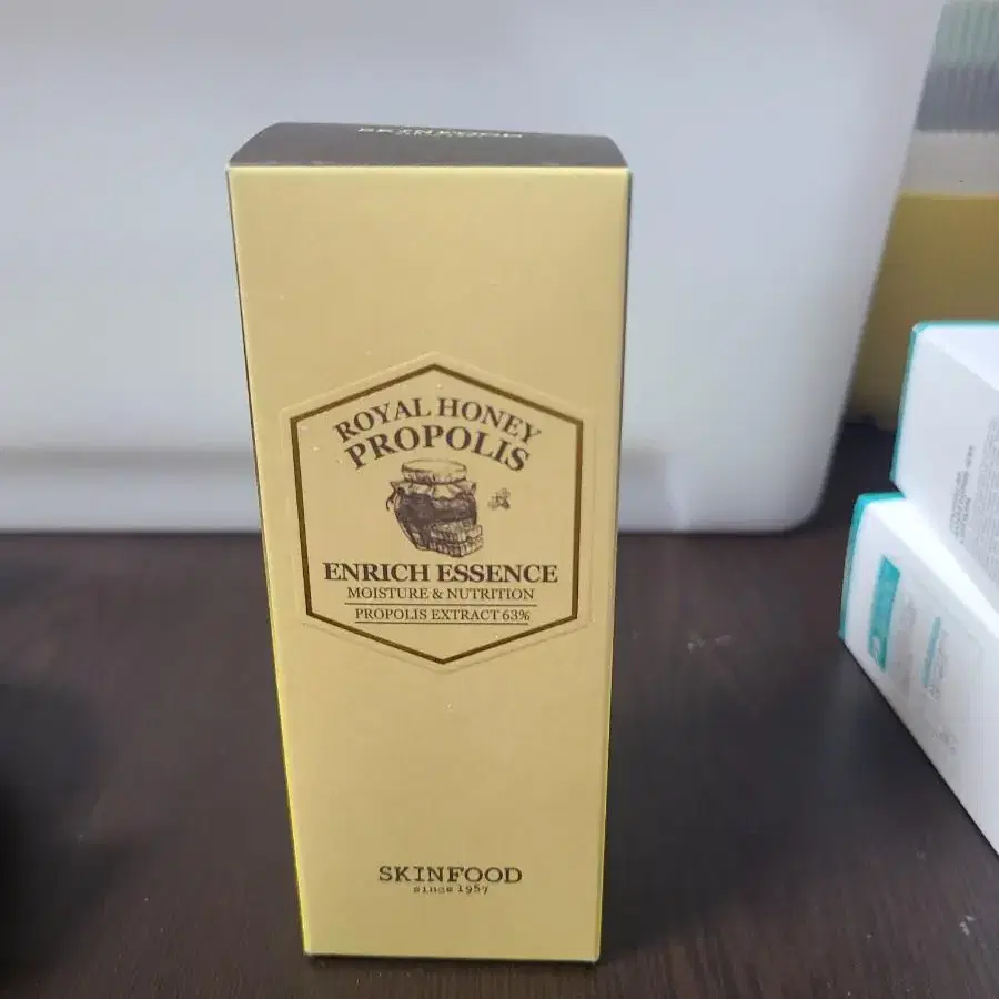 스킨푸드 로열허니 프로폴리스 인리치 에센스 50ml