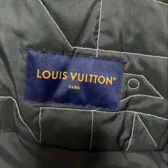 루이비통 louis vuitton 바이컬러 패디드 후디드 블루종