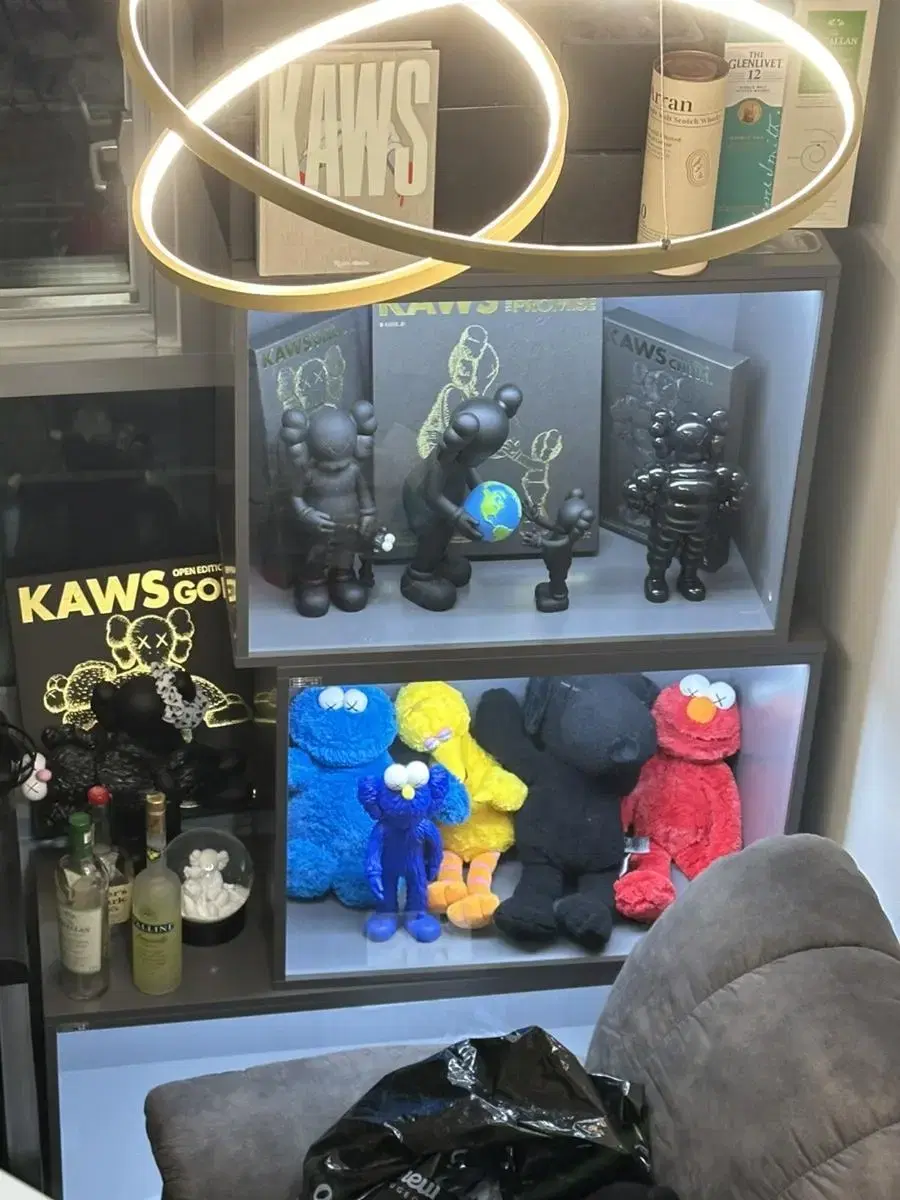 Kaws 팝니다