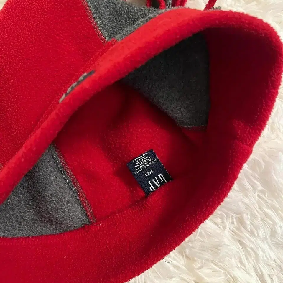 90s old gap gimmick beanie