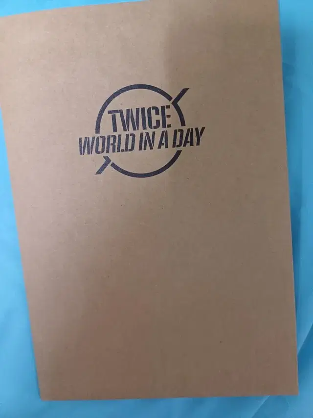 트와이스_ world in a day_ 쯔위 굿즈