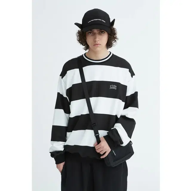 엘엠씨 스트라이프 맨투맨 LMC PRINTED STRIPE (M)