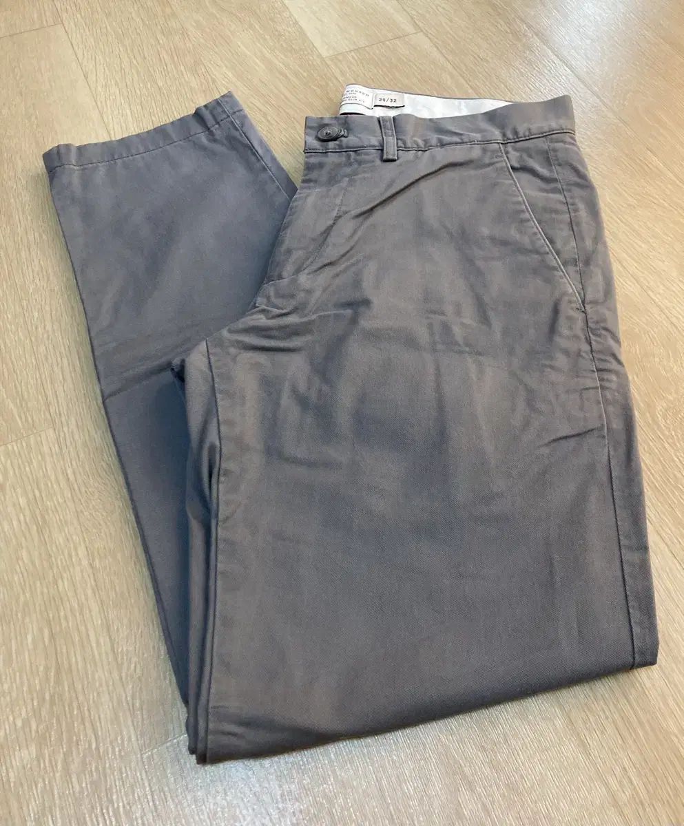 Club Monaco Chino 28-29 Gray