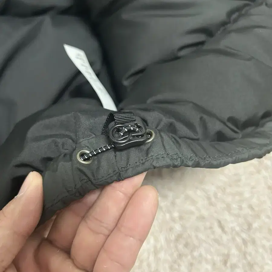 오프닝프로젝트 숏패딩 Geometric Puffer Jacket