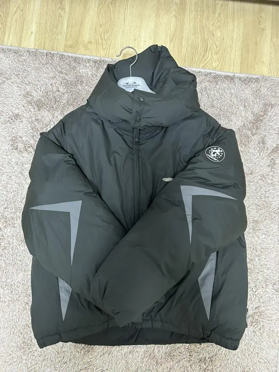 오프닝프로젝트 숏패딩 Geometric Puffer Jacket