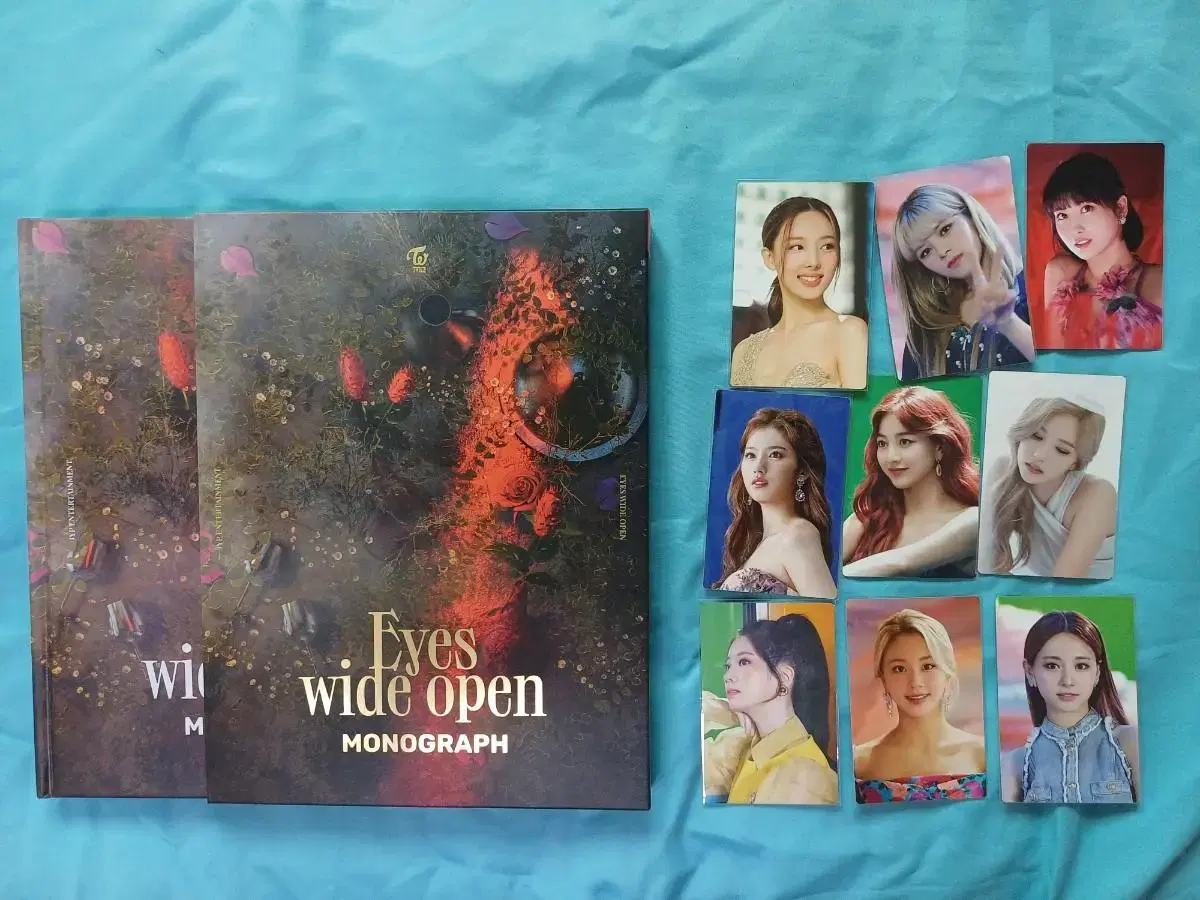 Twice_Regular 2nd Album_Monograph (with photocard) + Regular 2nd Album (with limited photocard)