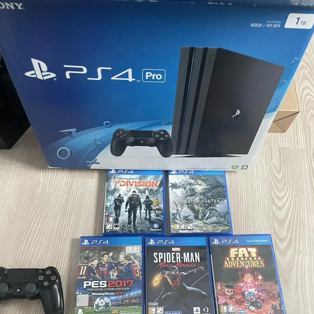 ps4 pro 1TB cd5개 저렴하게팔아요