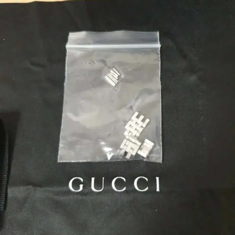 GUCCI 구찌 G프레임메탈 여성손목시계