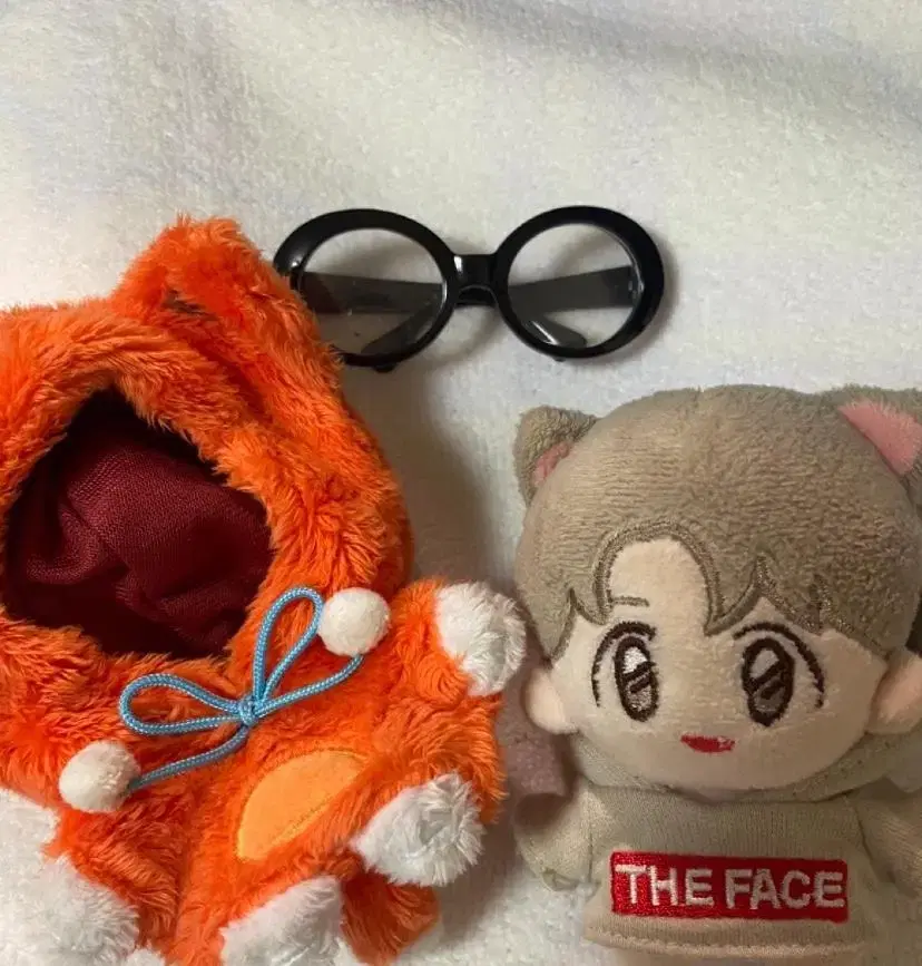 NCT renjun sells 10cm dolls with pom-poms