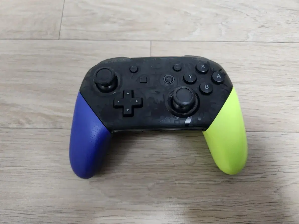 Nintendo Switch ProCon Splatoon Version