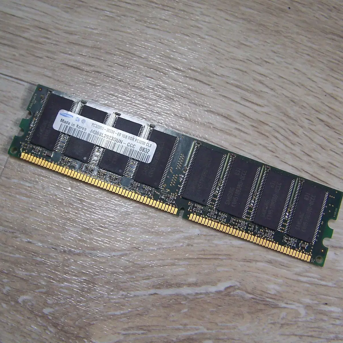 데스크탑메모리 DDR 1GB PC3200 400MHz 판매 (재고 1개)