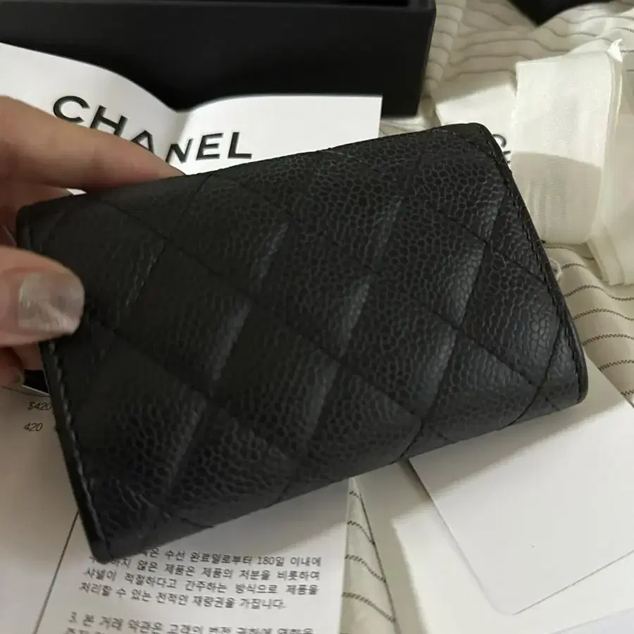 Chanel 샤넬 26번대 클래식 스몰 플랩 캐비어 은장 반지갑