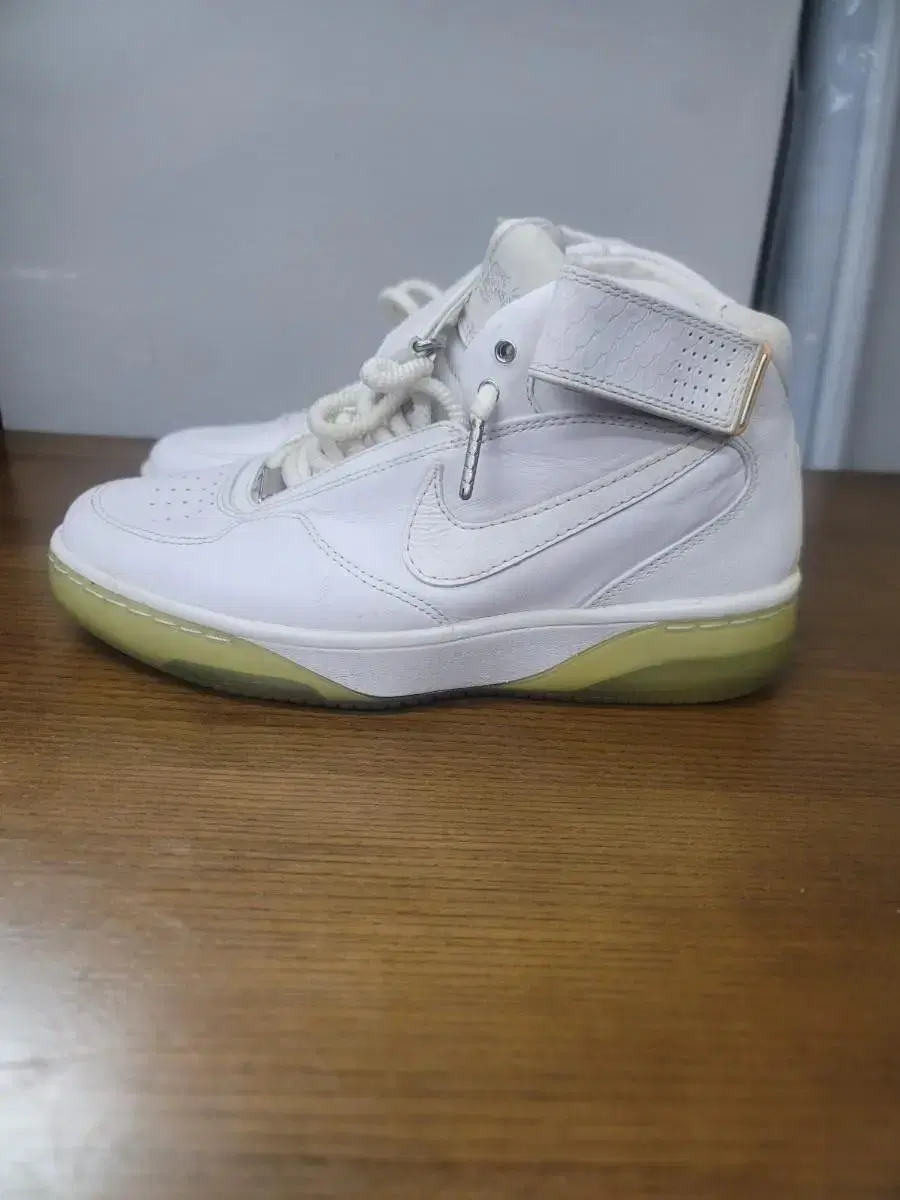 Nike Air Force White Leather Limited Edition