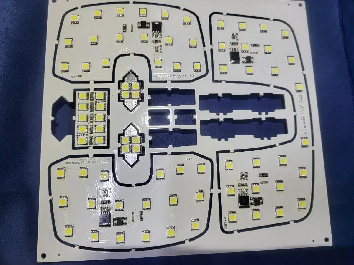 ㅂ코란도C LED5450 실내등 풀셋 판매합니다.