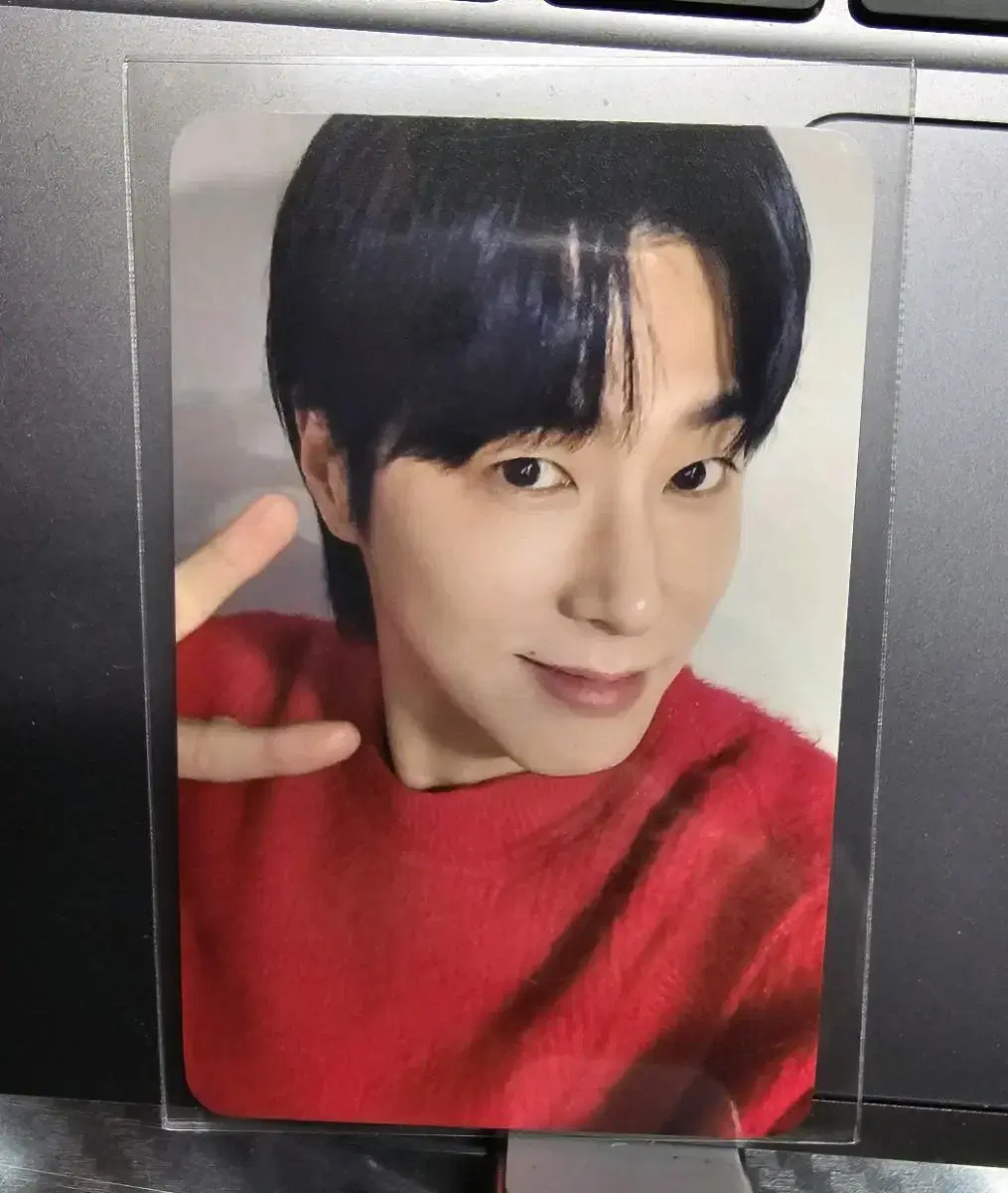 u-know yunho with muu pansa photocard photocard