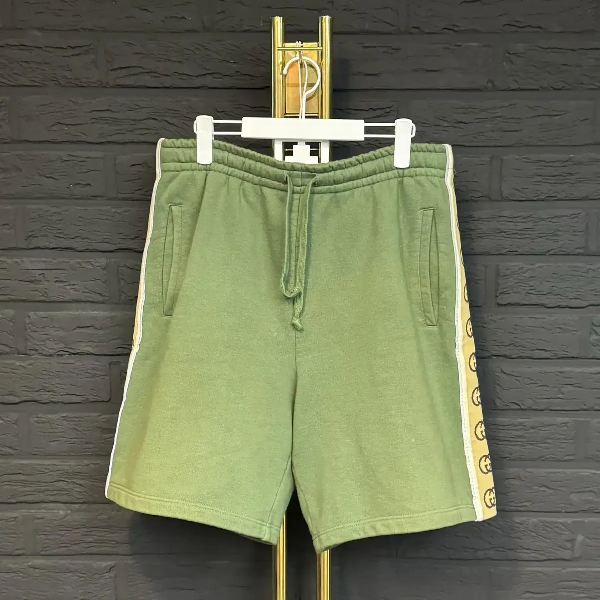 [L] Gucci Interlocking short pants