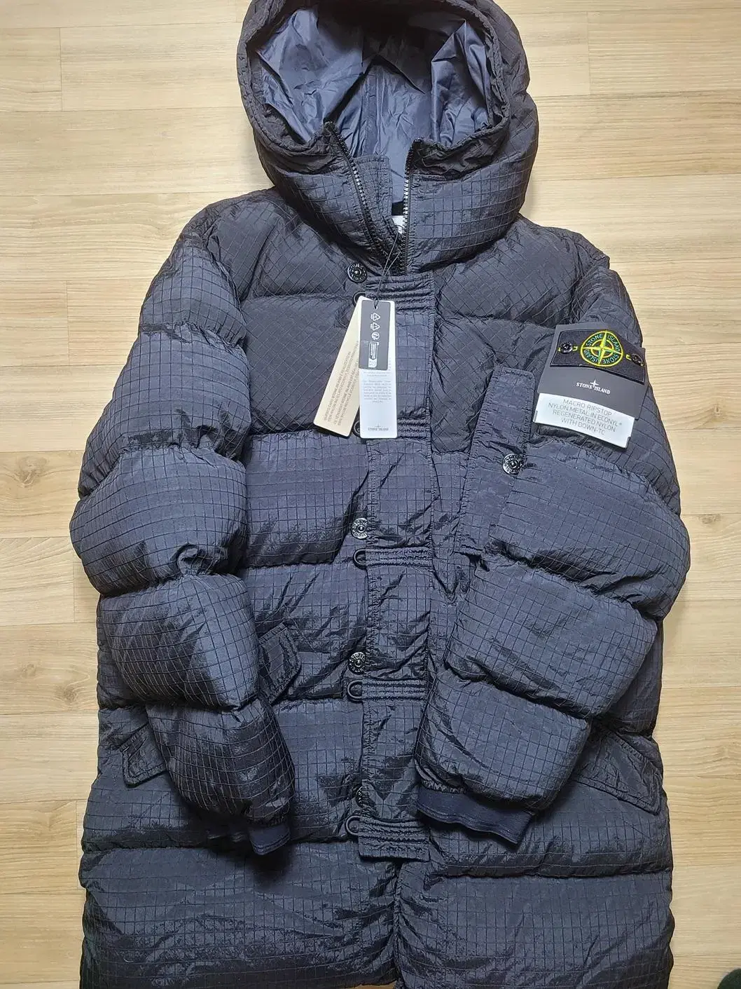 [Genuine/New] Stone Island 23FW Macro Ripstop Nylon Metal Parka