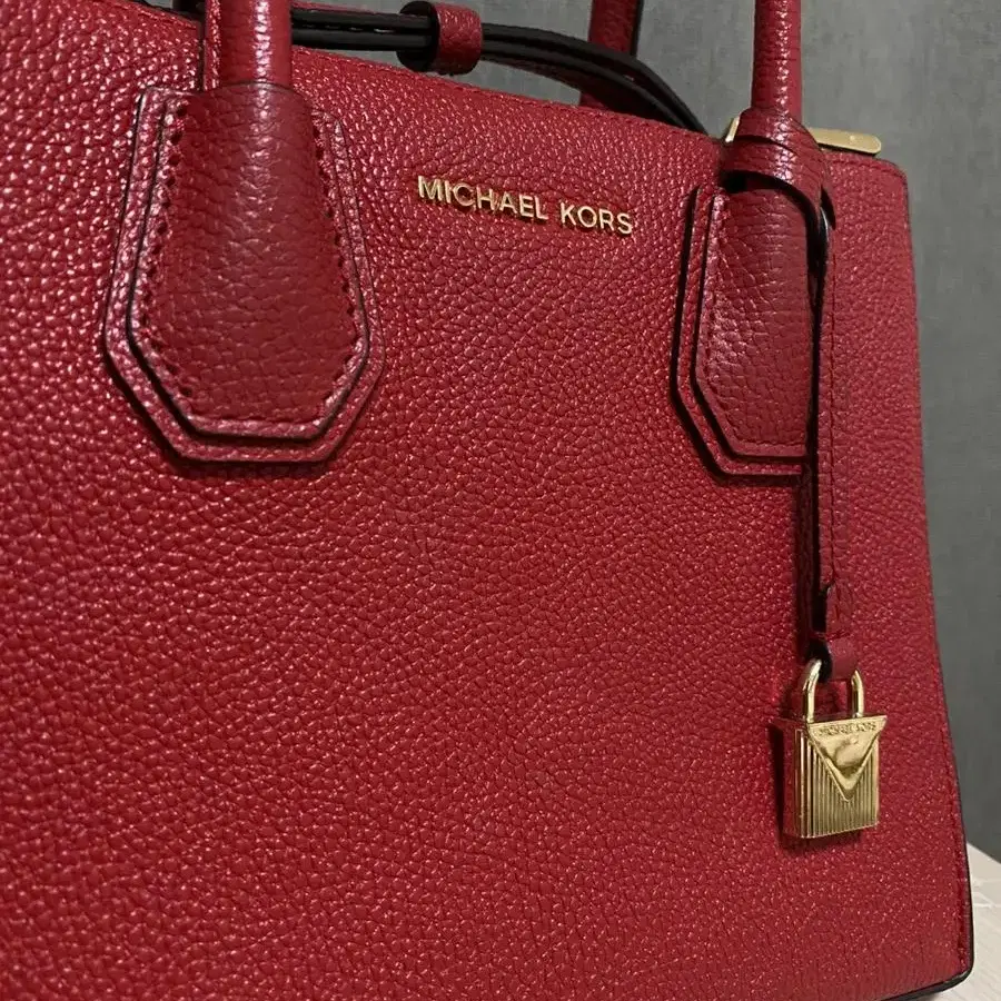 마이클코어스 머서 레더 크로스바디백 브라이트 레드 michael kors