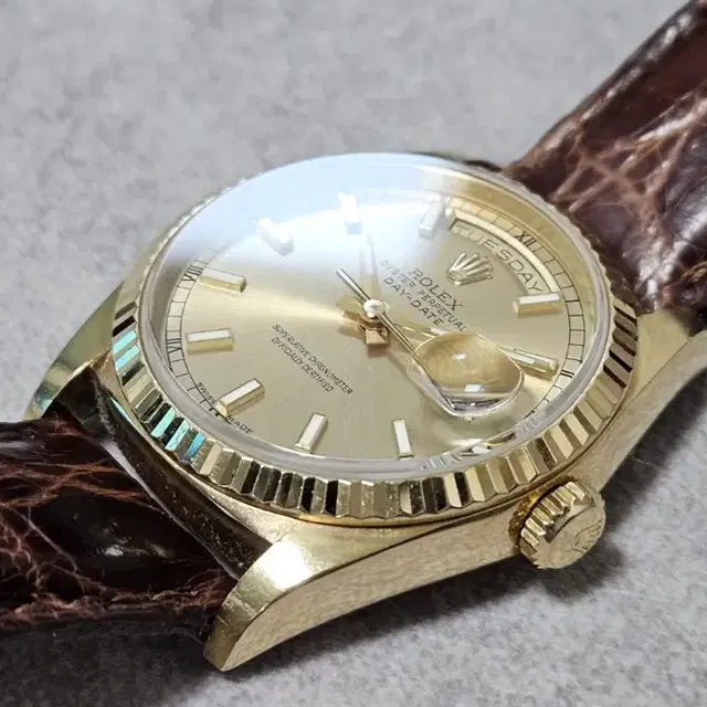 롤렉스 18238 ROLEX보증서 및 K1감정서 첨부 판매합니다.