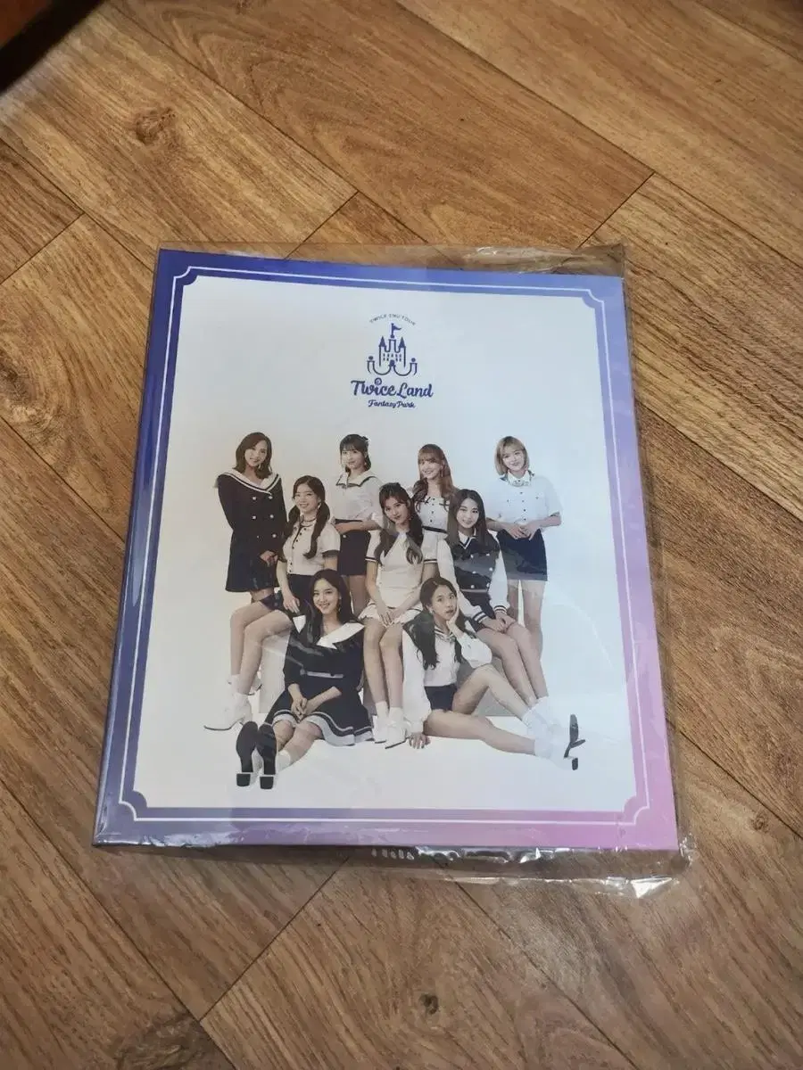 [unsealed] Twice Land Photo Card Binder