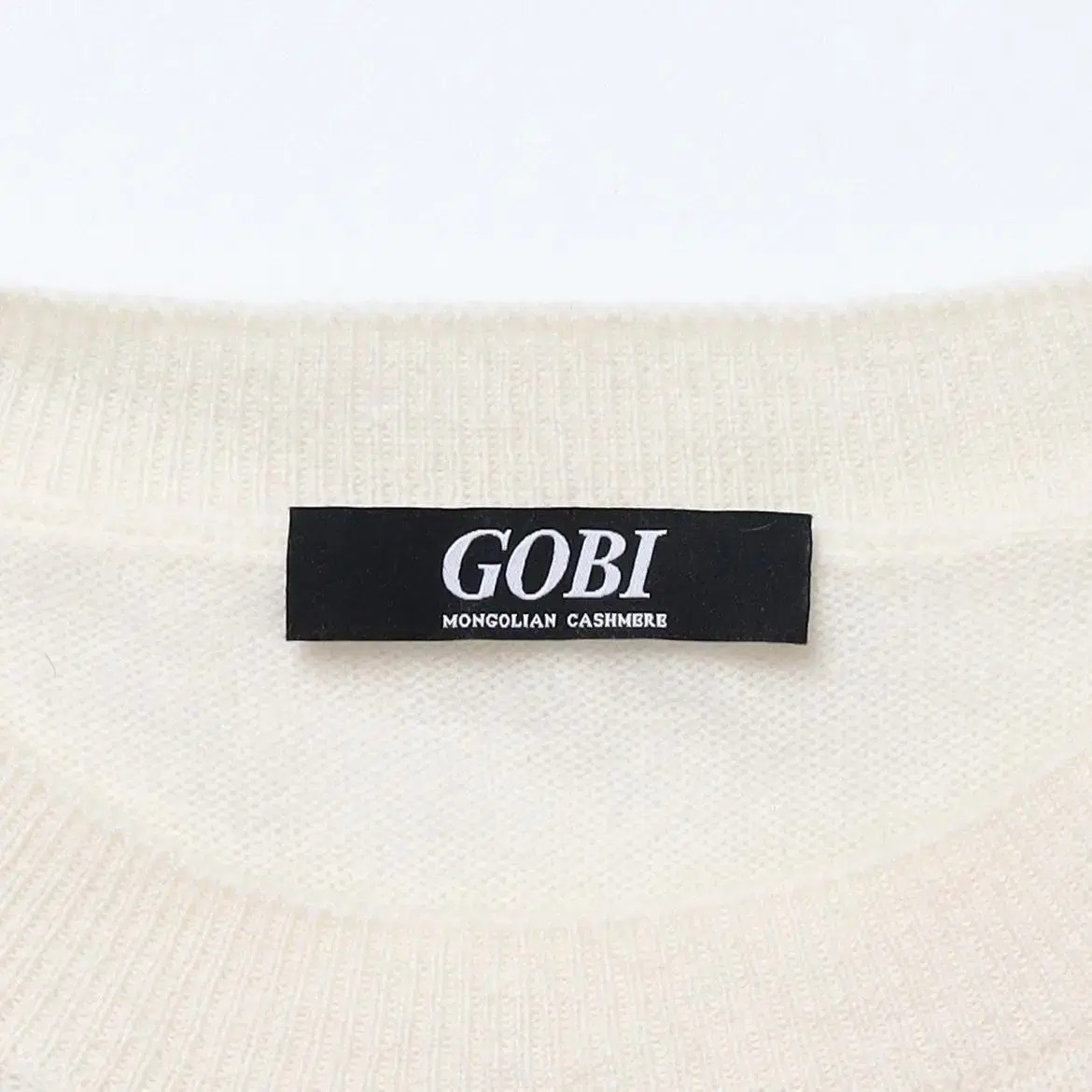 GOBI Cashmere knit sweater