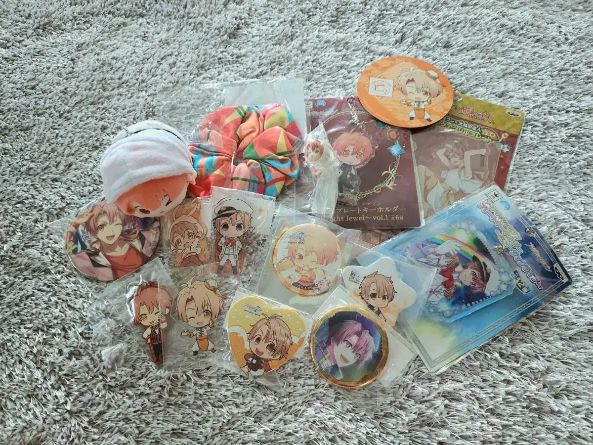 Idolishseven Ainana Mitsuki Merchandise sell (mochikoro rings, keyrings, badges, etc.)