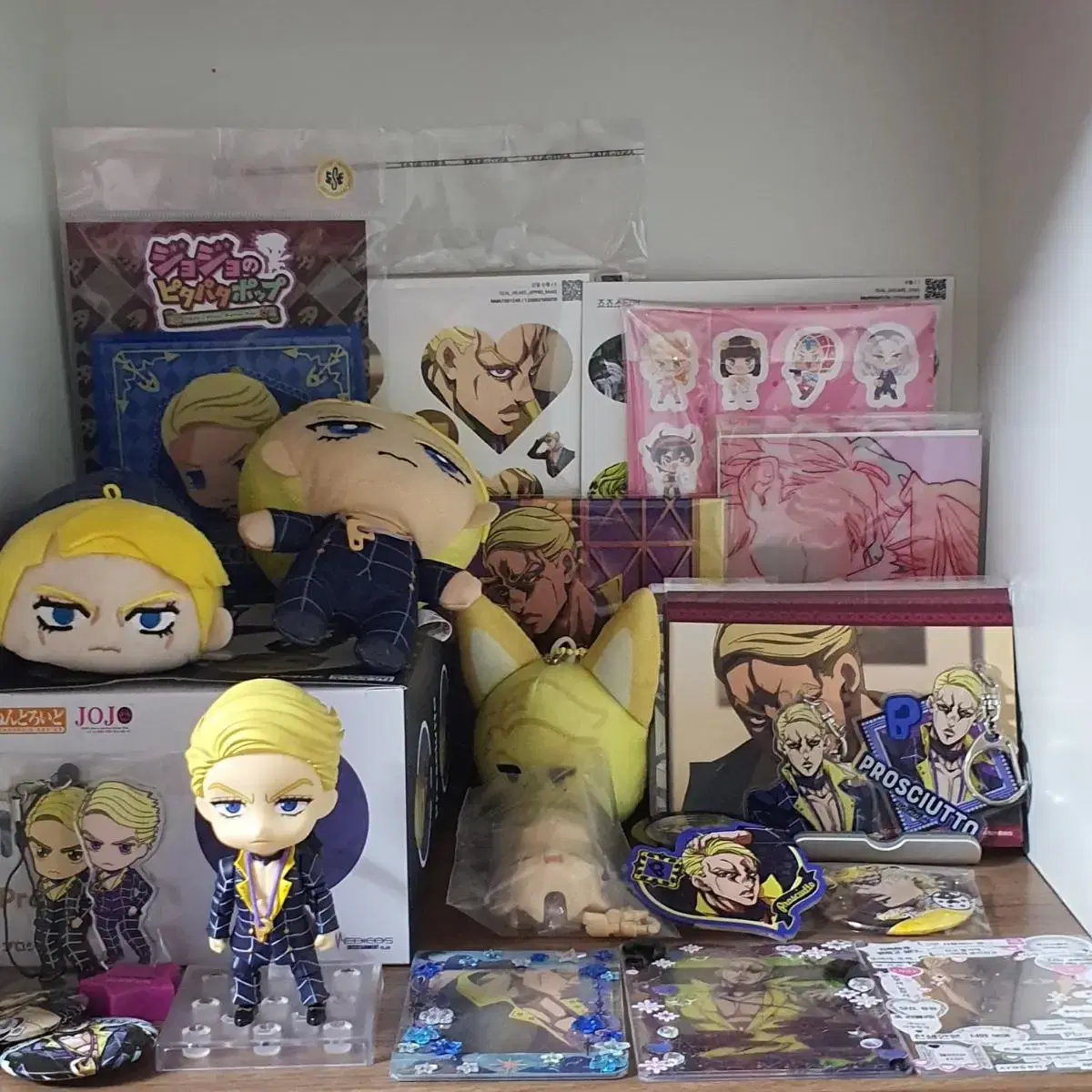 Sells JoJo's Bizarre Adventure Merchandise