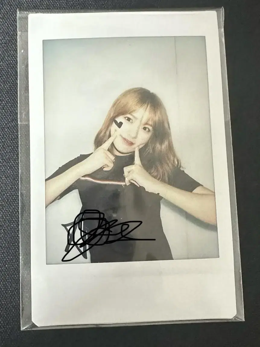 ive iz*one ahn yujin yujin sign polaroid unreleased photocard wts sell buncheol