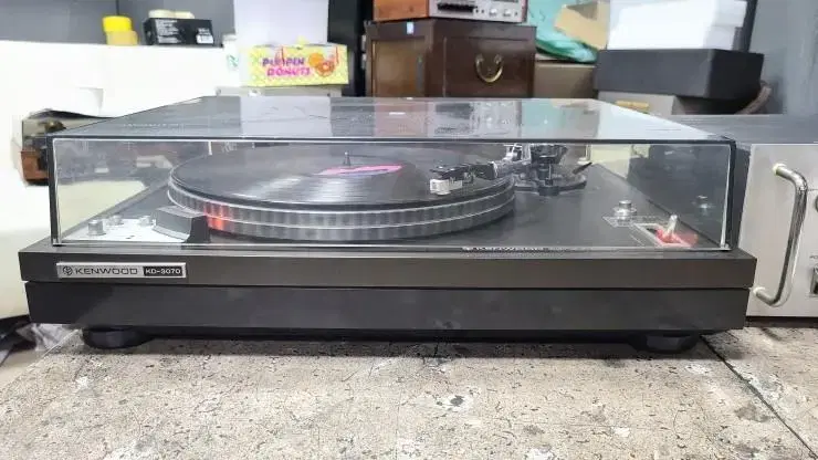 KENWOOD KD-3070 turntable